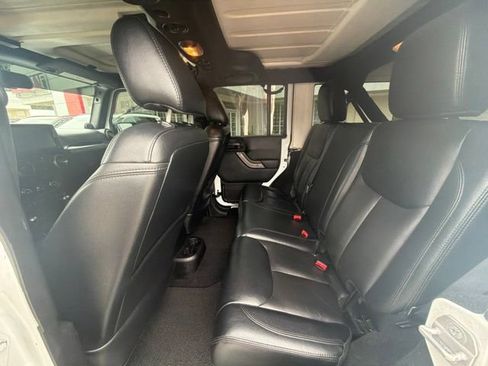 Used 2014 Jeep Wrangler Unlimited Sahara AWD/4WD image 12
