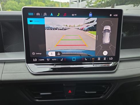 New 2025 Volkswagen Tiguan SE R-Line image 24