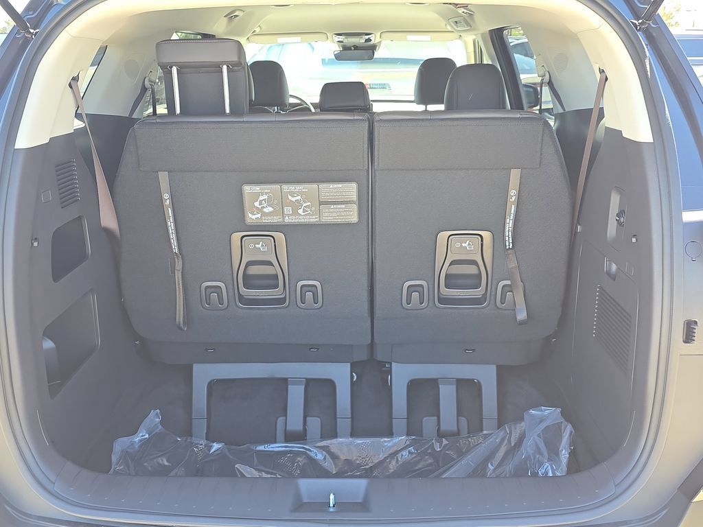 New 2026 Kia Carnival FWD image 10