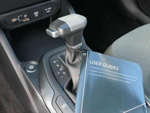 New 2025 Kia K4 LXS image 19