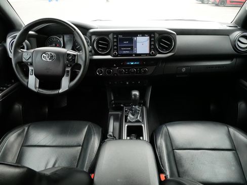 Used 2021 Toyota Tacoma TRD Sport w/ TRD Premium Sport Package AWD/4WD image 10