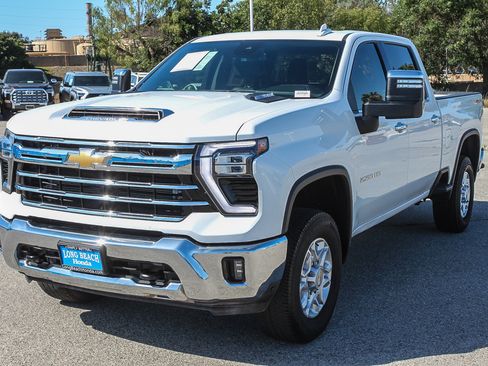 Used 2024 Chevrolet Silverado 2500 LTZ image 3