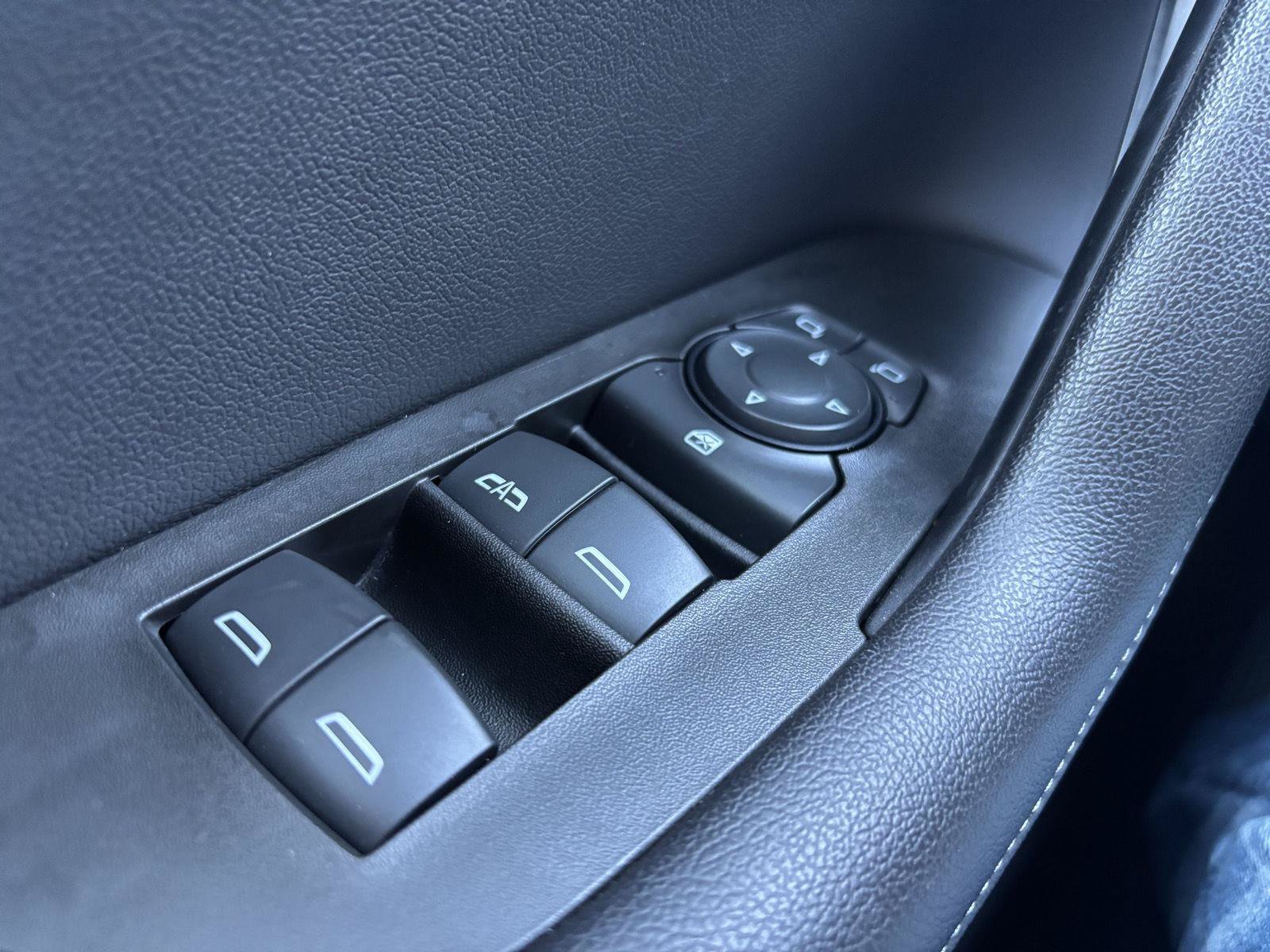 Used 2021 Chevrolet Blazer LT AWD/4WD image 32