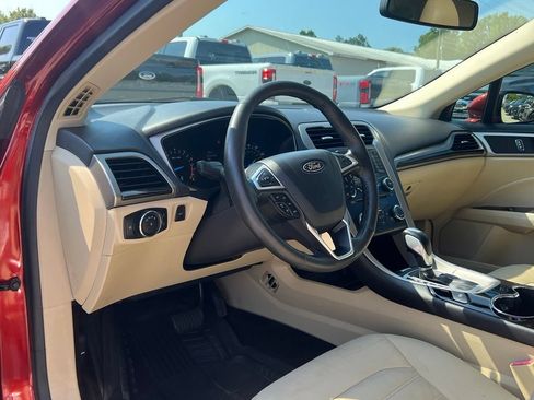 Used 2014 Ford Fusion SE w/ Equipment Group 202A FWD image 13