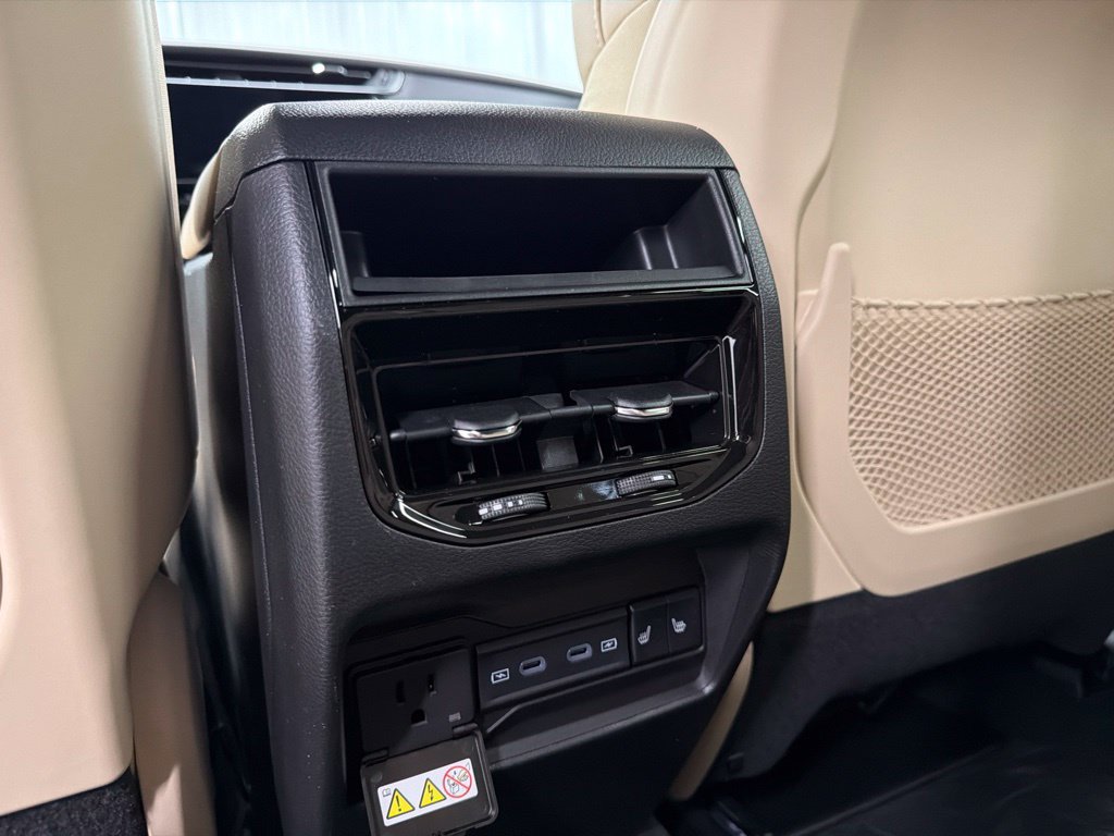 New 2026 Jeep Grand Cherokee Limited w/ Limited Altitude Package RWD image 12