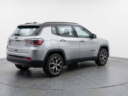 Used 2025 Jeep Compass Limited AWD/4WD image 9