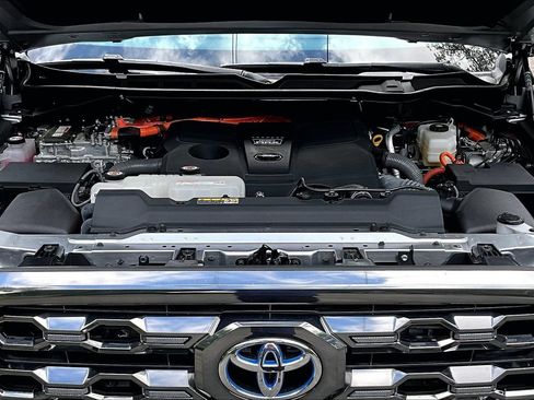 Used 2024 Toyota Tundra Platinum AWD/4WD image 29