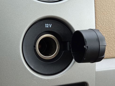 Used 2012 Ford F150 Lariat w/ Lariat Chrome Pkg image 19