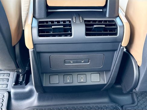 New 2026 Land Rover Defender 110 X-Dynamic SE AWD/4WD image 20