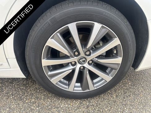 Used 2020 Lexus ES 300h 300h w/ Premium Package image 12