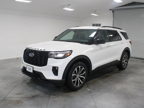 New 2026 Ford Explorer ST-Line w/ Premium Package RWD image 3