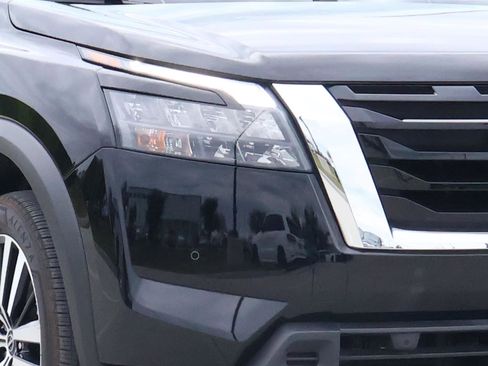 Used 2025 Nissan Pathfinder Platinum w/ Cargo Package FWD image 7