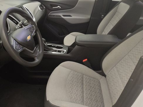 Used 2022 Chevrolet Equinox LS FWD image 17