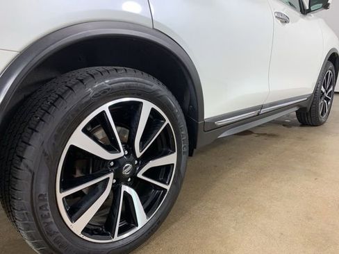 Used 2017 Nissan Rogue SL w/ SL Premium Package AWD/4WD image 9