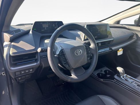 Certified 2025 Toyota Prius XLE FWD image 11
