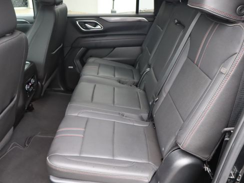 Used 2024 Chevrolet Suburban RST w/ Luxury Package AWD/4WD image 32