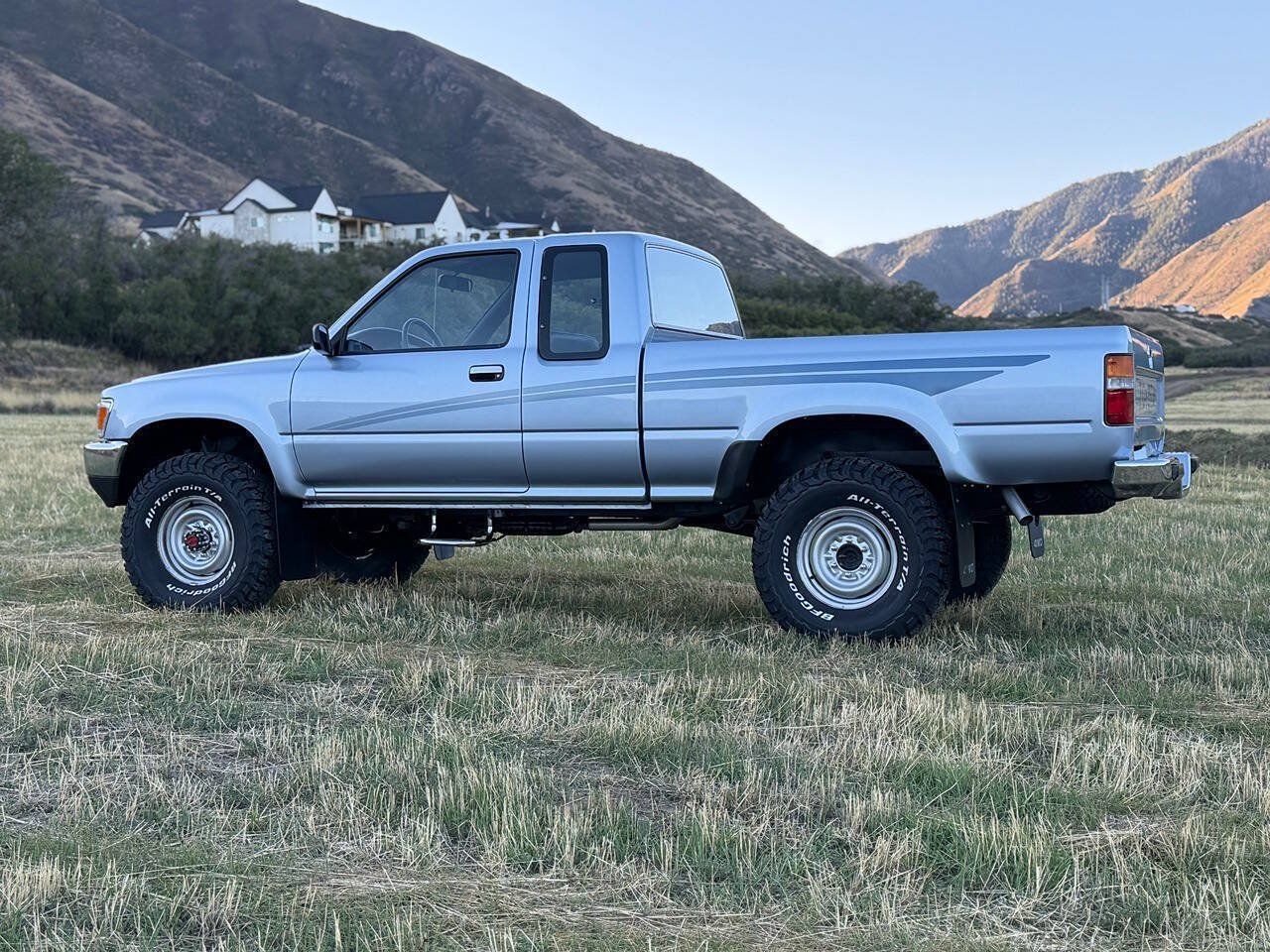Used 1990 Toyota Pickup Deluxe AWD/4WD image 17
