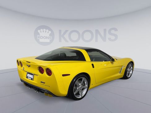 Used 2006 Chevrolet Corvette Coupe w/ Performance Package RWD image 7