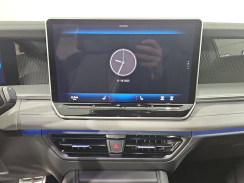 New 2026 Volkswagen Tiguan SE R-Line AWD/4WD image 18