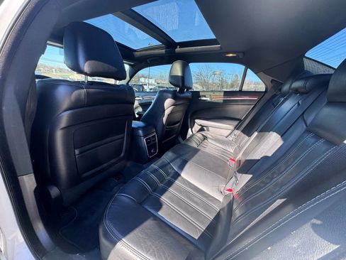 Used 2013 Chrysler 300 image 30