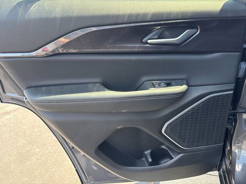 Used 2022 Jeep Grand Cherokee Altitude image 48