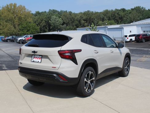 New 2026 Chevrolet Trax RS w/ Driver Confidence Package FWD image 6