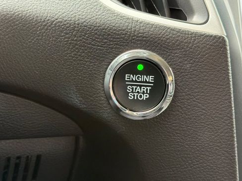 Used 2024 Ford Edge SEL AWD/4WD image 19
