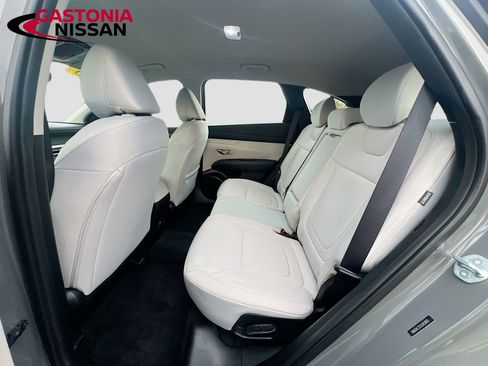 Used 2025 Hyundai Tucson SE image 32