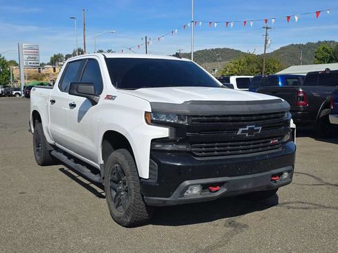 Used 2020 Chevrolet Silverado 1500 LT Trail Boss AWD/4WD image 4