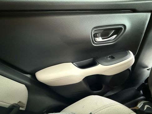 Used 2024 Honda HR-V LX image 26