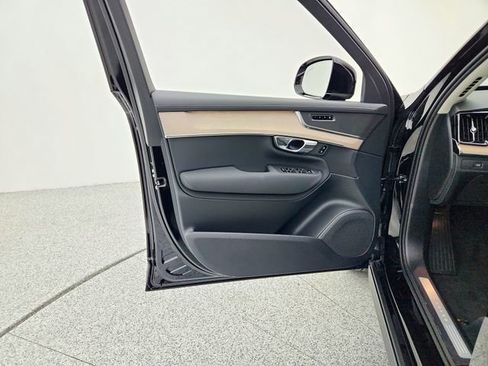 New 2026 Volvo XC90 B5 Core image 23