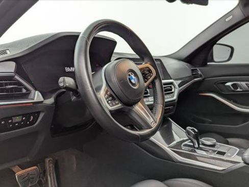 Used 2022 BMW 330i Sedan w/ M Sport Package RWD image 19