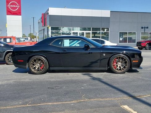 Used 2016 Dodge Challenger SRT Hellcat image 2