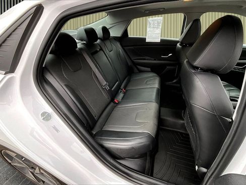 Used 2021 Hyundai Elantra Limited image 27