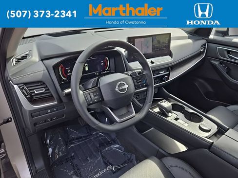 Used 2026 Nissan Rogue Platinum w/ Platinum Premium Package AWD/4WD image 11