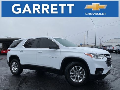 Used 2021 Chevrolet Traverse LS image 1