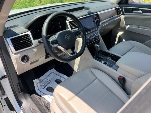 Certified 2023 Volkswagen Atlas SE w/ Panoramic Sunroof Package FWD image 16