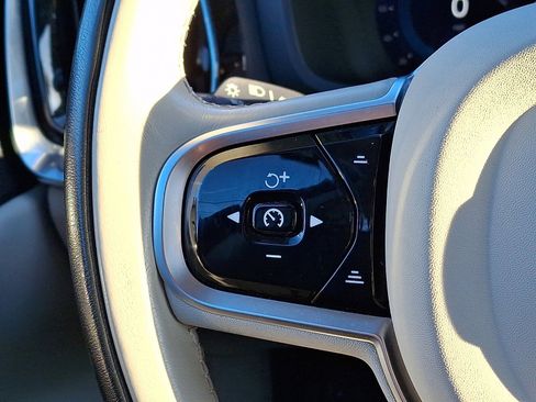 Used 2024 Volvo S60 B5 Plus image 22