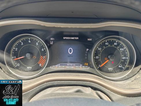Used 2015 Jeep Cherokee Limited w/ Luxury Group AWD/4WD image 23