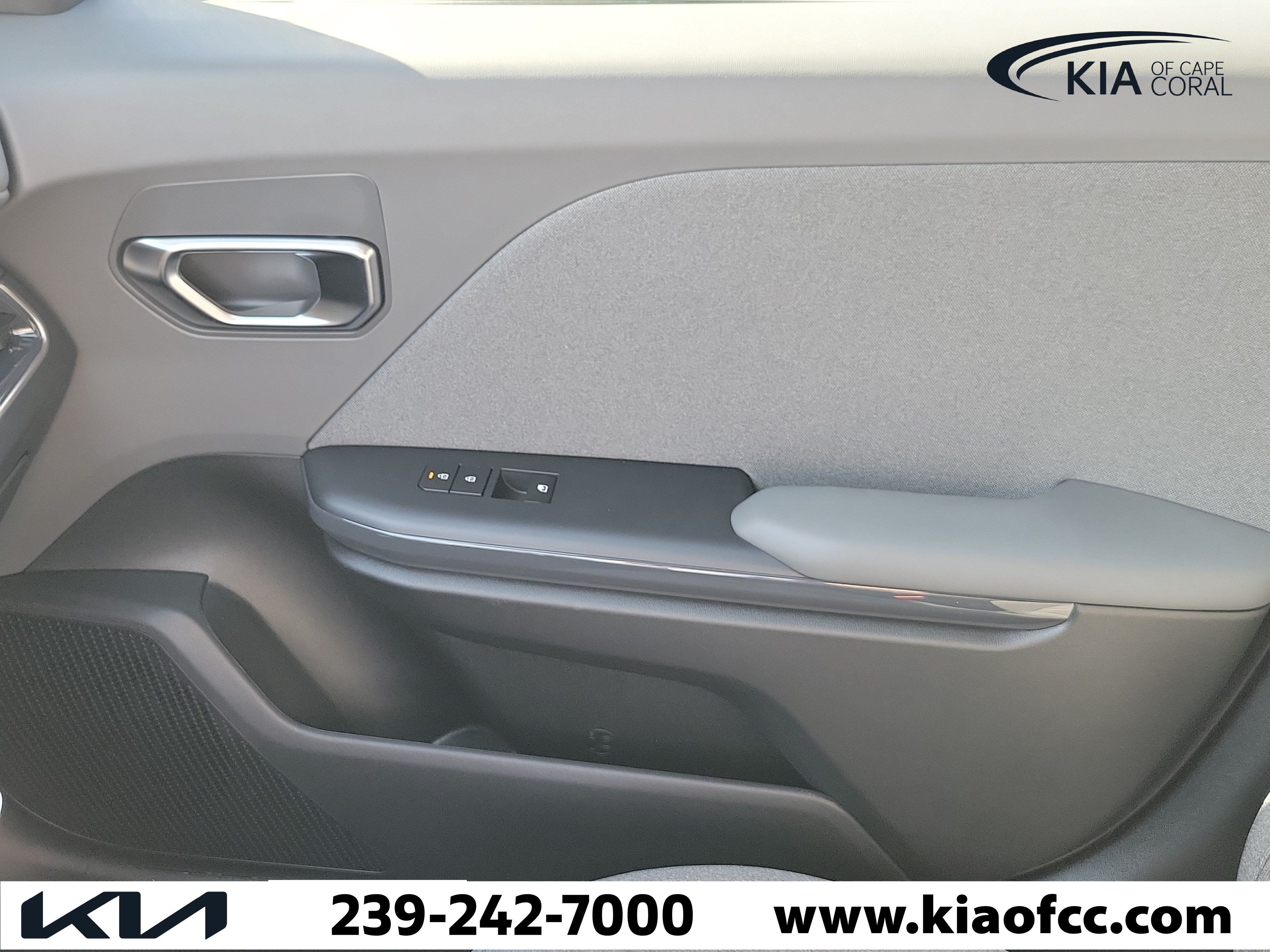 New 2025 Kia K4 EX FWD image 29