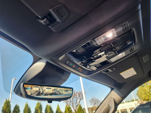 New 2026 Chevrolet Suburban High Country image 39