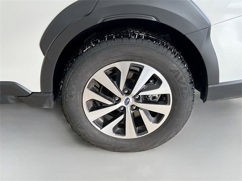 Certified 2025 Subaru Outback Premium w/ Popular Package #1A image 34