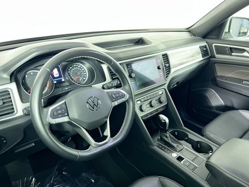 Used 2021 Volkswagen Atlas Cross Sport SE FWD image 23