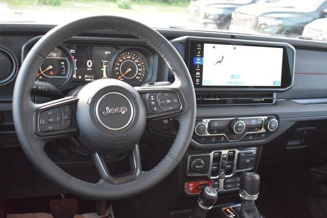 Used 2026 Jeep Wrangler Unlimited Rubicon AWD/4WD image 23