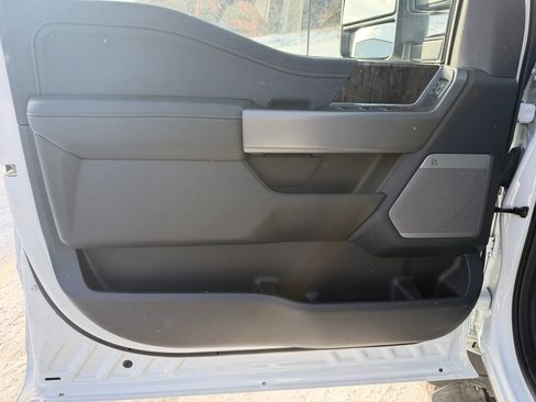 Used 2024 Ford F250 Lariat w/ Sport Appearance Package image 14