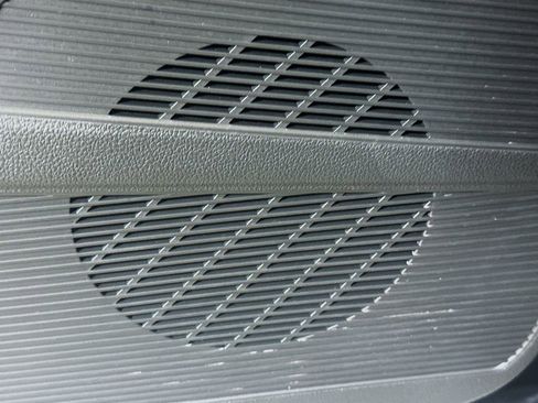 Used 2023 Volkswagen Taos SE image 18