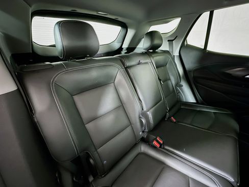 Used 2023 GMC Terrain SLT image 24