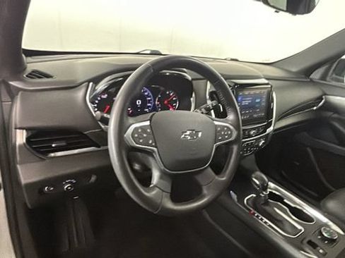 Used 2022 Chevrolet Traverse Premier w/ Redline Edition AWD/4WD image 13