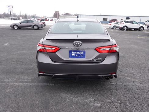 Used 2019 Toyota Camry L image 2