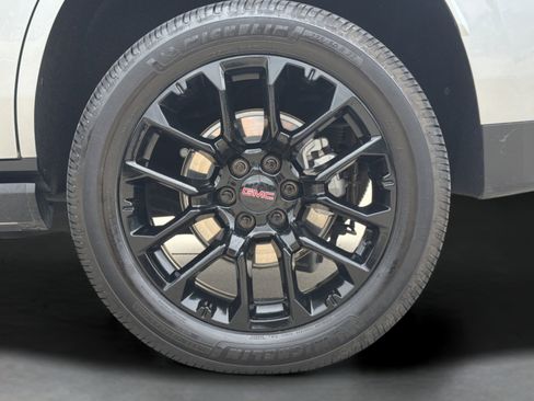 Used 2023 GMC Yukon Denali RWD image 11